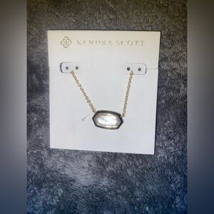 BNWT Kendra Scott Elisa Bezel with Gold & Mother-of-Pearl Short Necklace $75
